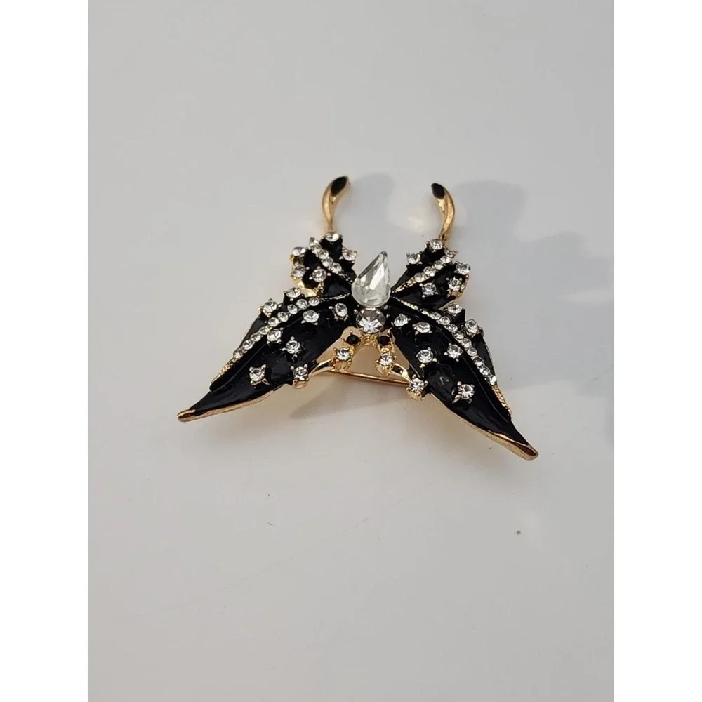 Vintage gold tone black enamel rhinestone BUTTERFLY insect‎ brooch pin